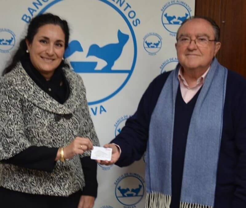 CEPSA entrega al Banco de Alimentos de Huelva 850 euros en bonos de gasolina