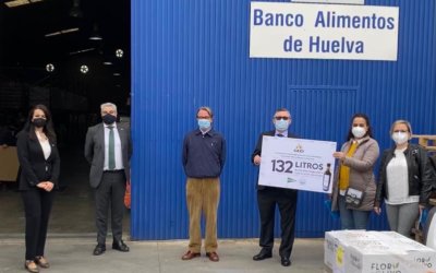 Los empleados del Grupo de Empresas de El Corte Inglés en Huelva donan 132 litros de aceite al Banco de Alimentos